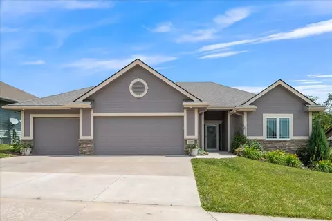 1489 Abercorn Dr, Council Bluffs, IA 51503