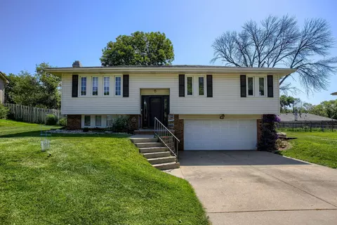 623 Simms Ave, Council Bluffs, IA 51503