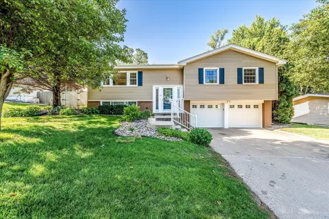 21 Virginia Hills Rd, Council Bluffs, IA 51503