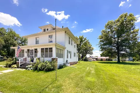 708 Omaha Ave, Essex, IA 51638