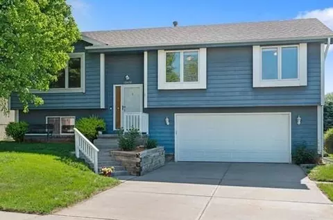 12419 S 218th Ave, Gretna, NE 68028