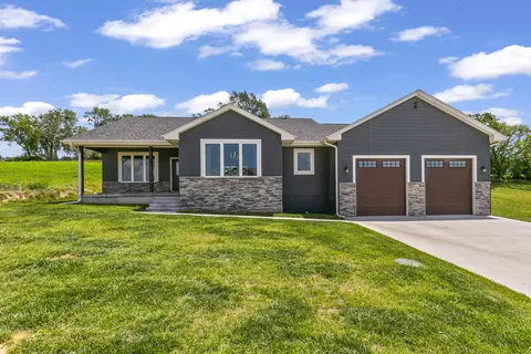 1008 Hillside Dr, Neola, IA 51559