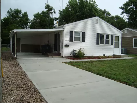 2038 Westside Dr, Council Bluffs, IA 51501