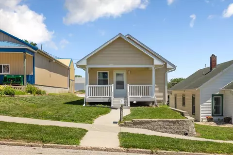 115 S 4th Ave, Logan, IA 51546