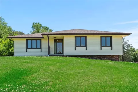 18037 Vista Ln, Council Bluffs, IA 51503