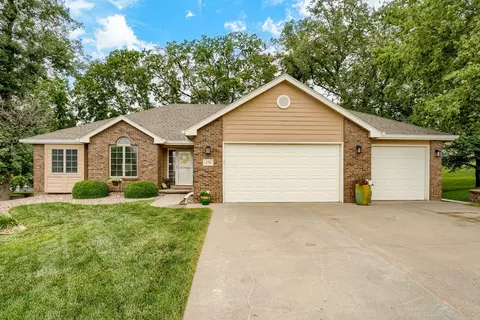 134 Shevi Dr, Council Bluffs, IA 51503
