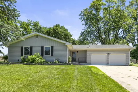 104 S Hill Cir, Council Bluffs, IA 51503
