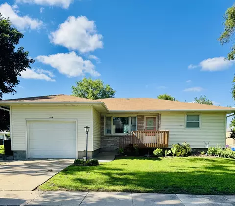 109 1st St, Elliott, IA 51532