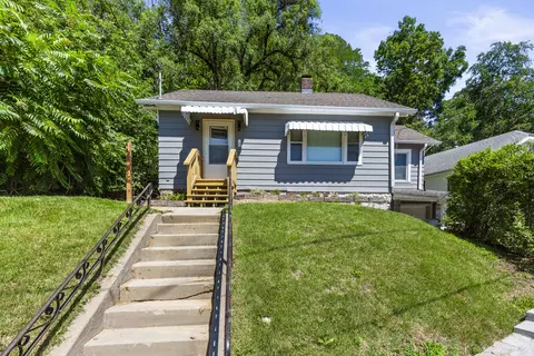 425 N 6th St, Council Bluffs, IA 51503
