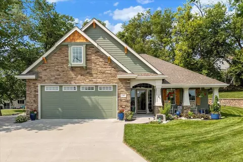 138 Shevi Dr, Council Bluffs, IA 51503