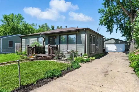 1925 Westside Dr, Council Bluffs, IA 51501