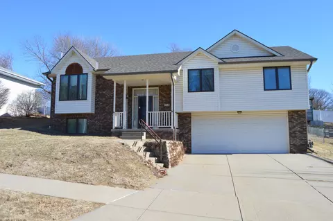 118 Sunny Ridge Dr, Council Bluffs, IA 51503