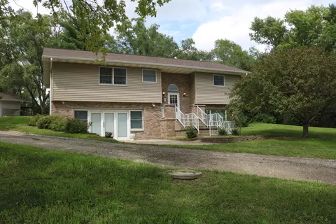 226 Hubbard Rd, Council Bluffs, IA 51503