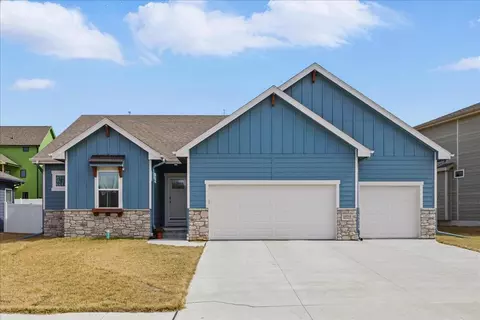1853 Hemlock St, Council Bluffs, IA 51503