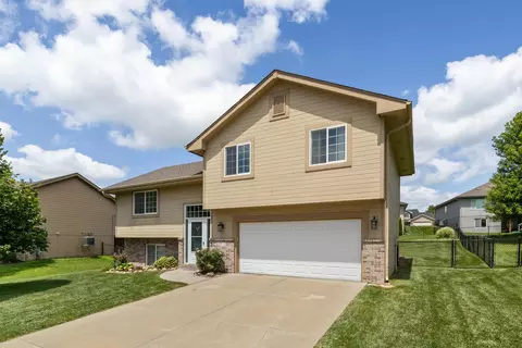 4914 Spring Cir, Council Bluffs, IA 51503