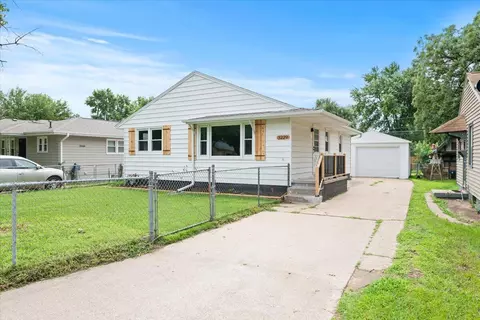 3229 Ave I, Council Bluffs, IA 51501