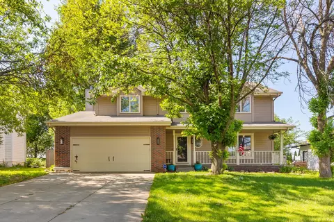 1113 Creighton Rd, Papillion, NE 68046