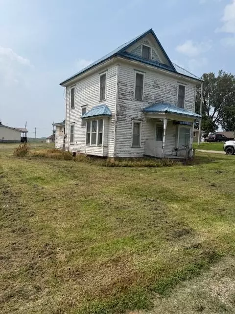 414 Pacific St, Walnut, IA 51577 photo 2