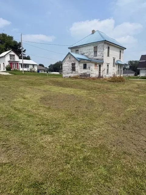 414 Pacific St, Walnut, IA 51577 photo 4