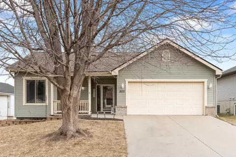 307 E Ferndale Dr, Council Bluffs, IA 51503