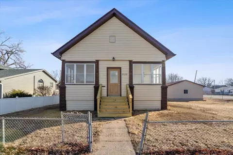 2123 S 10th St, Council Bluffs, IA 51501