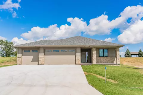 21777 Elderberry Rd, Glenwood, IA 51534