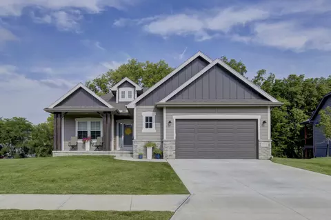 1711 Blackthorn St, Council Bluffs, IA 51503