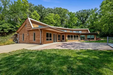 329 Prospect St, Council Bluffs, IA 51503