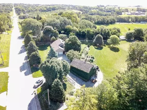 20425 Greenview Rd, Council Bluffs, IA 51503