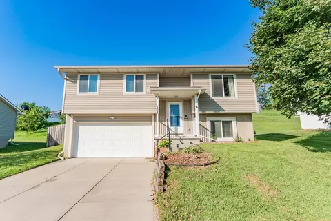 208 Valley St, Glenwood, IA 51534