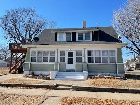 120 N 9th St, Council Bluffs, IA 51503