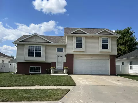 5738 Merlin Ln, Council Bluffs, IA 51501