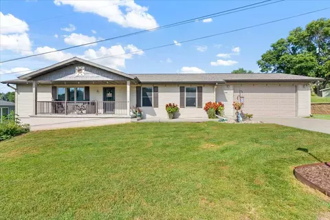 1018 Skyline Dr, Logan, IA 51546