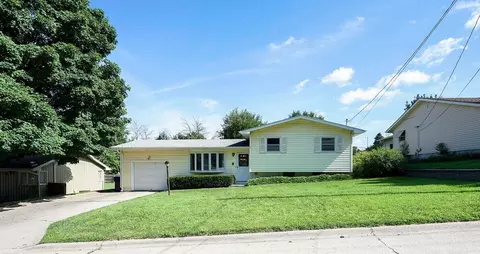 14 Virginia Hills Rd, Council Bluffs, IA 51503