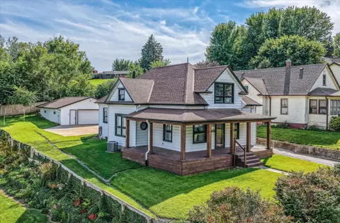 311 W 7th St, Logan, IA 51546