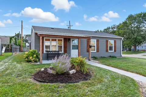 901 Silver Ln, Carter Lake, IA 51510
