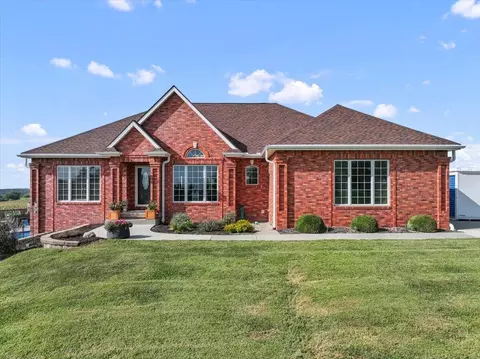 19498 Jefferson Ave, Crescent, IA 51526