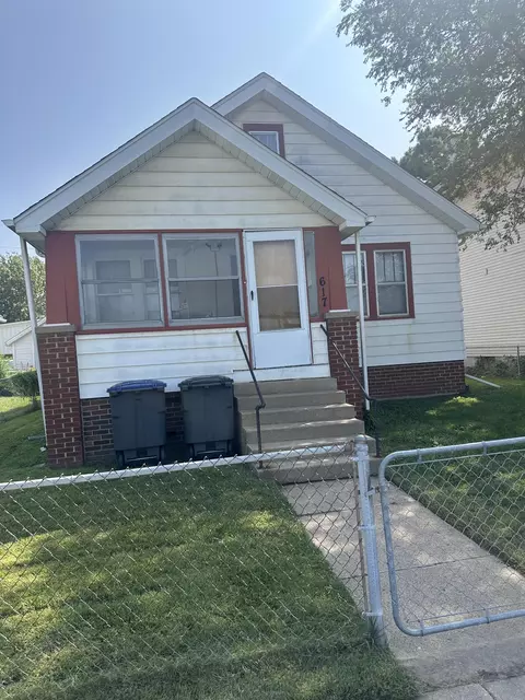 617 S 6th St, Council Bluffs, IA 51501