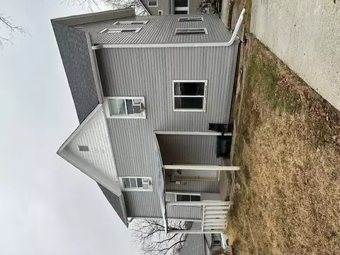 614 Oakland Ave, Oakland, IA 51560