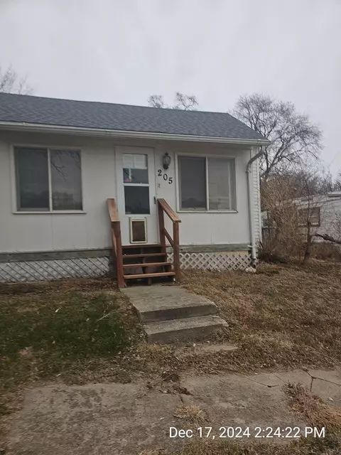 205 1st Ave, Persia, IA 51563