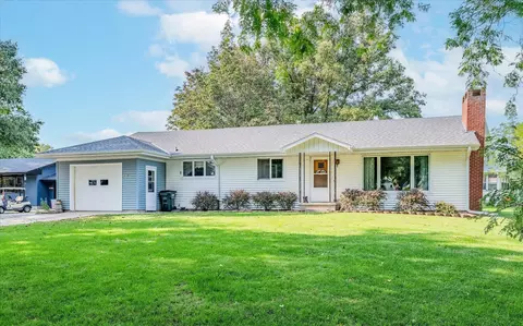 37 10th St, Woodbine, IA 51579