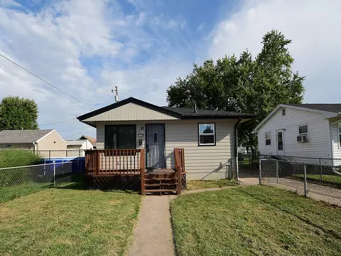 1220 24th Ave, Council Bluffs, IA 51501