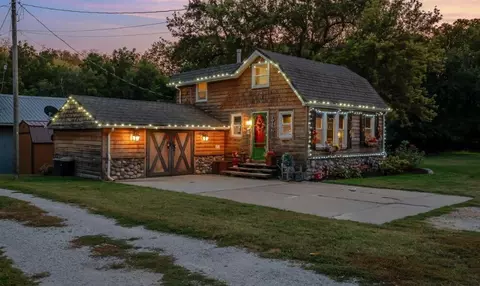 1011 Sharp St, Glenwood, IA 51534