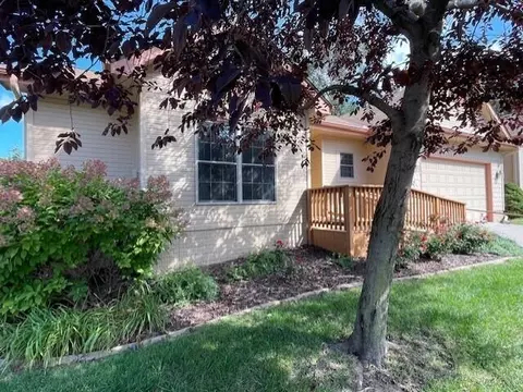 12 Grenville Ct, Council Bluffs, IA 51503