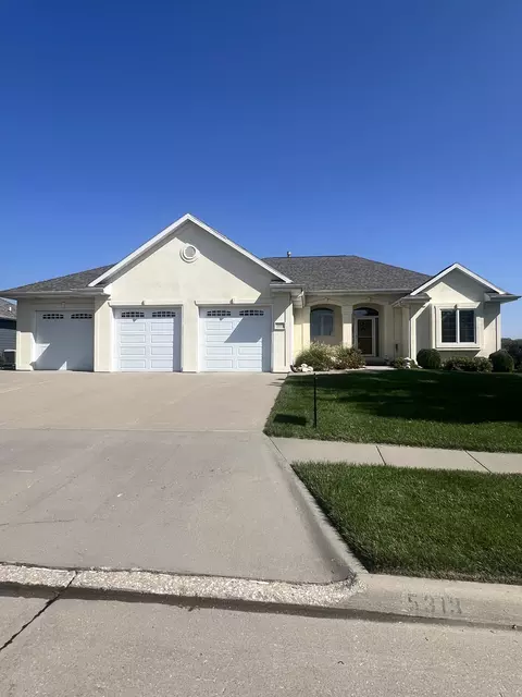 5313 Crogans Way Rd, Council Bluffs, IA 51501