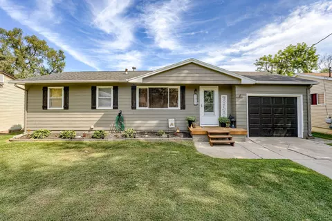 171 Wendover Dr, Council Bluffs, IA 51503