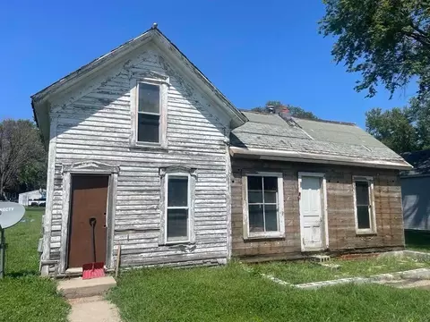 405 Maple St, Henderson, IA 51541