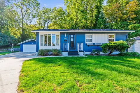 44 Lynnwood Dr, Council Bluffs, IA 51503