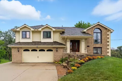 638 Simms Ave, Council Bluffs, IA 51503