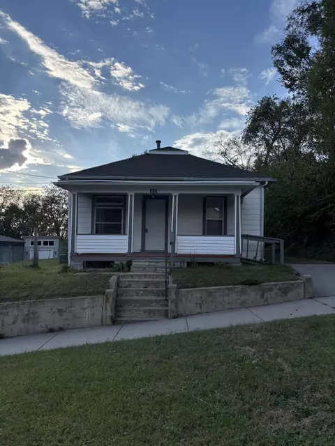 419 N 4th St, Missouri Valley, IA 51555